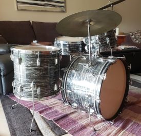 Ludwig 1963 Black Oyster Pearl Drum Set, Matching Snare